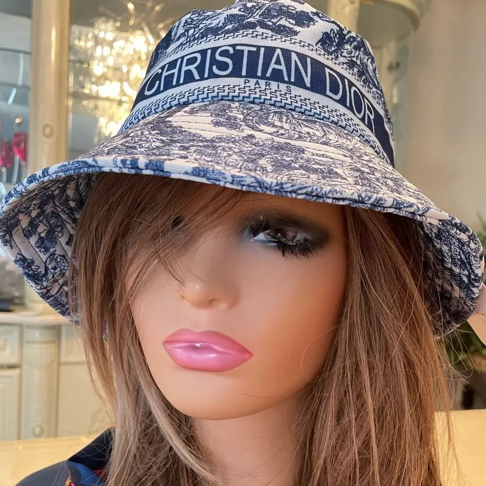 Bucket Hat